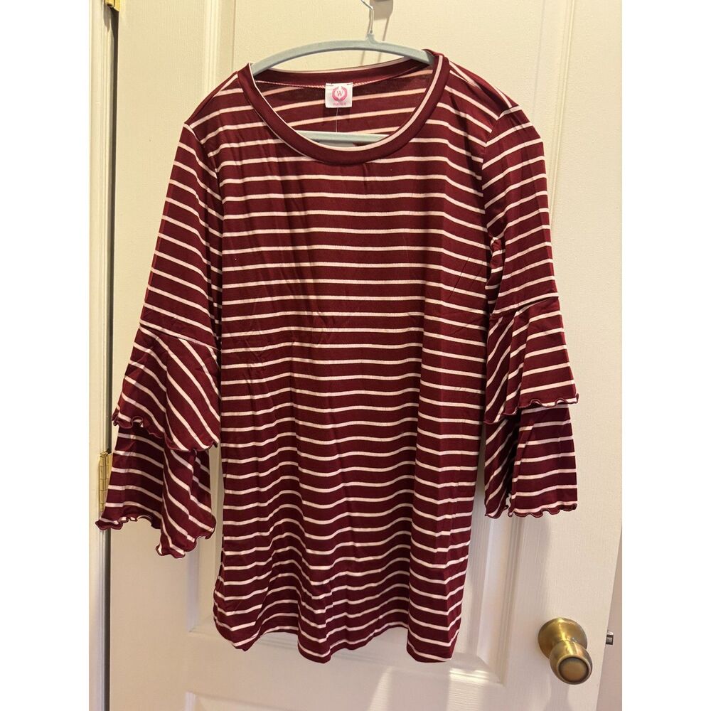 Wanna B Striped Bell Sleeve Top – NWT – Size L – Burgundy
